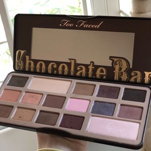 ONLY 8 HRS LEFT!! Too Faced Chocolate Bar